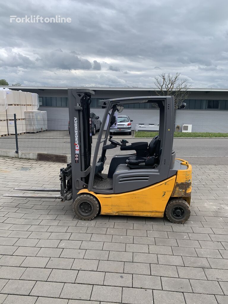 Jungheinrich EFG 320 electric forklift