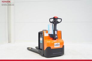 Toyota LWE200 electric pallet truck