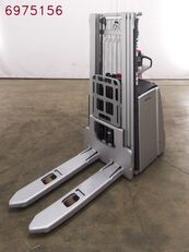 Still EXV14 pallet stacker